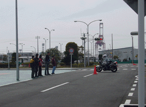 �F�ŃA�h�o�C�X��